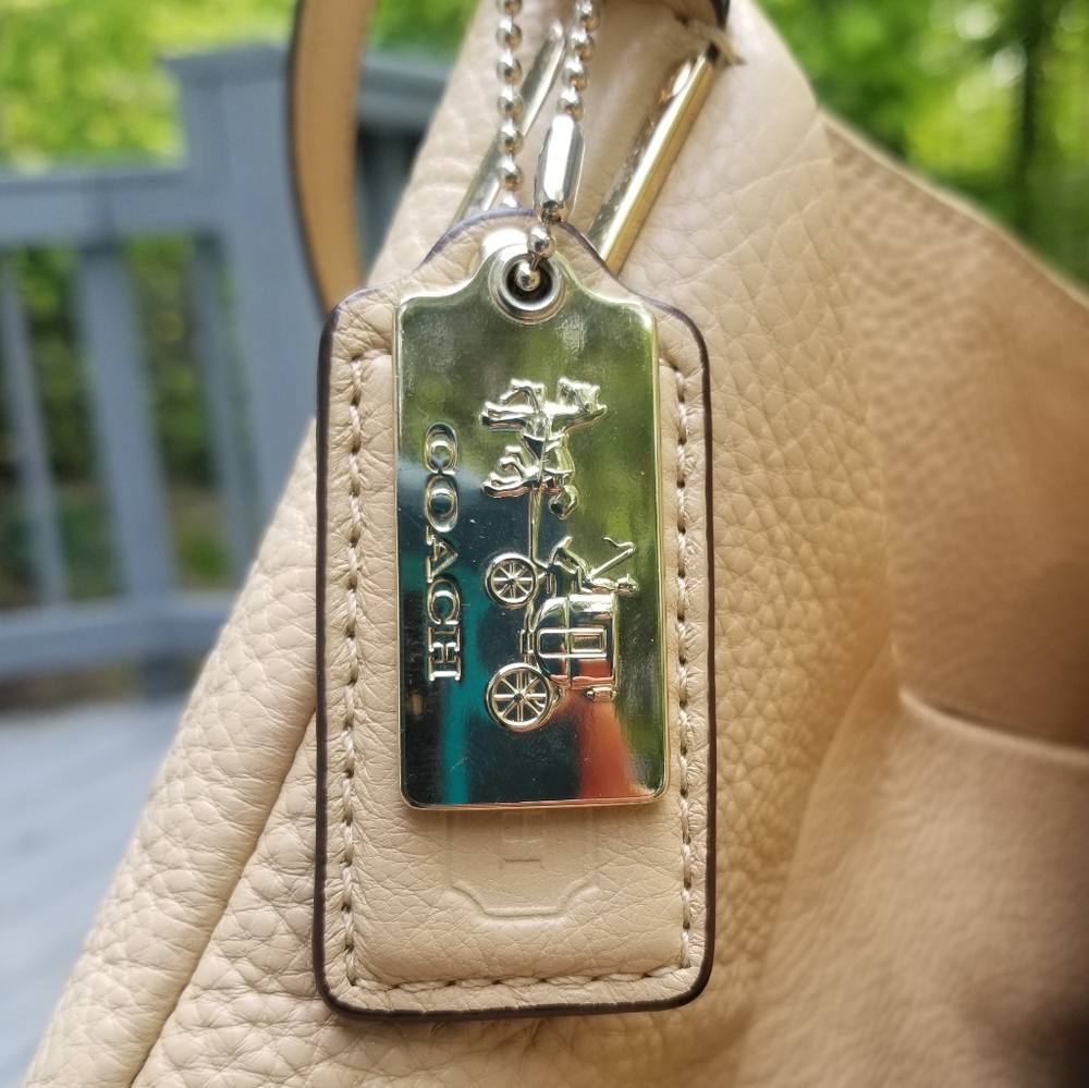 Nwot Coach - image 3